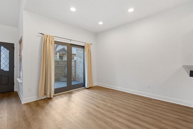 Photo - 10819 Crown Colony Dr Unit 22