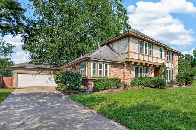 14507 Ravenhurst Ln
