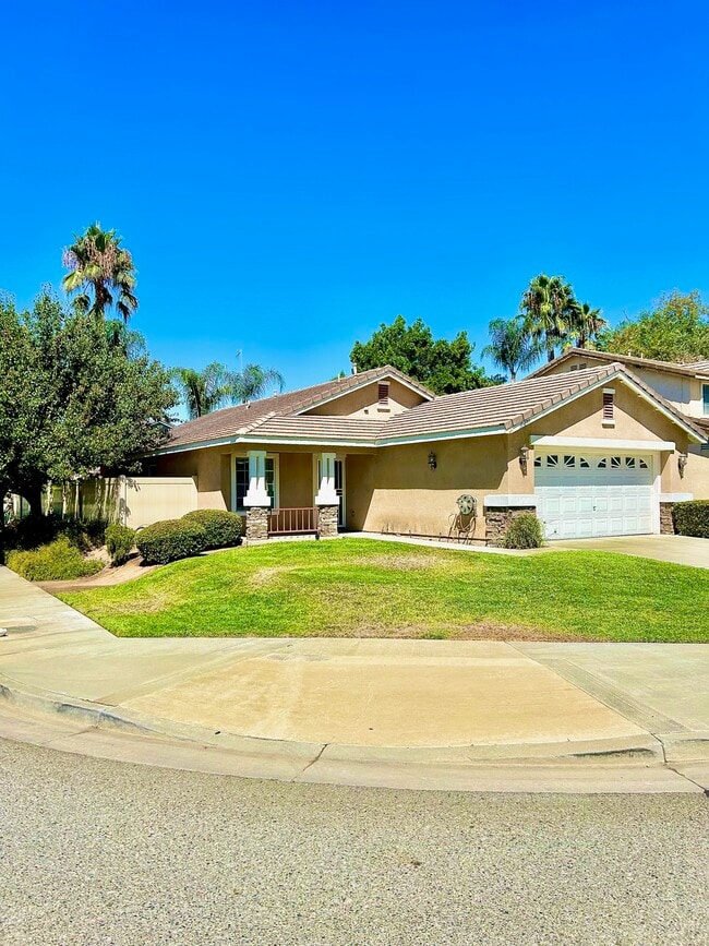 Corner View - 30277 Twain Dr