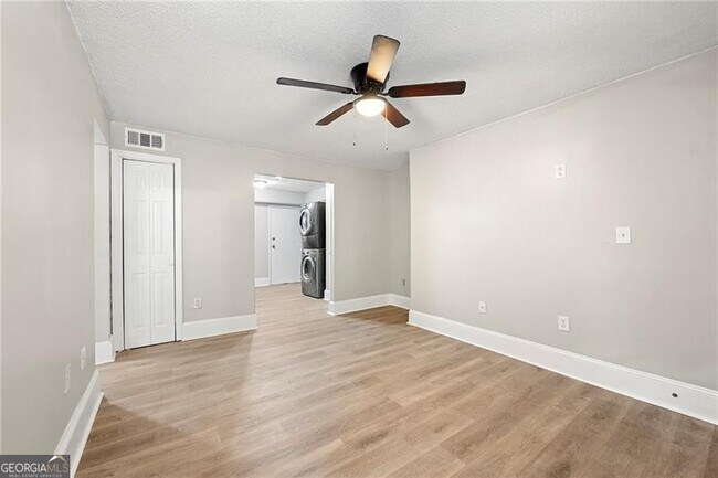 Photo - 156 Fairfield Pl NW Apartamento