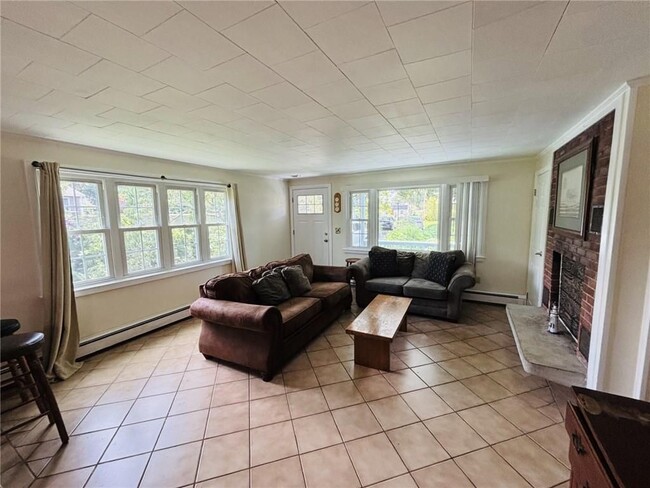 64 Hemlock Ave
