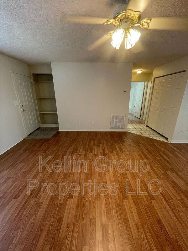 Photo - 161 Rebecca Dr NE