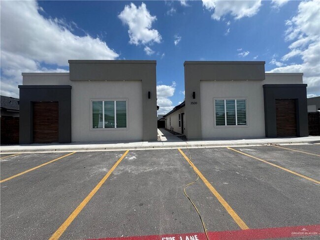 Building Photo - 15 Valeria Ln Unit 1