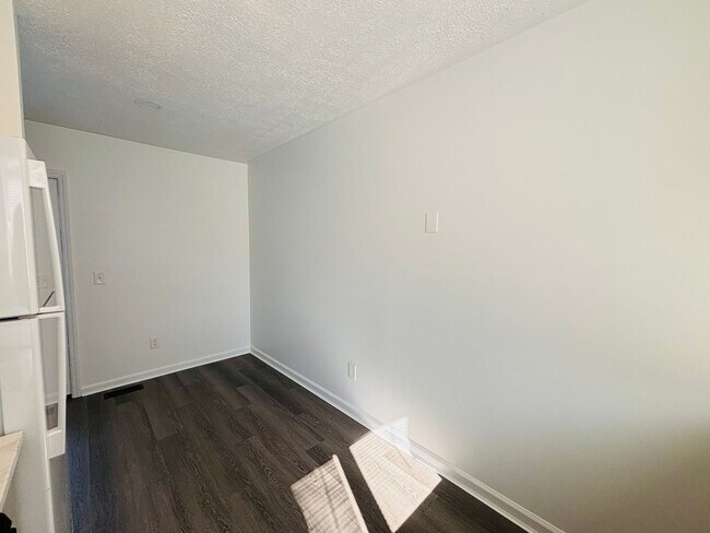 Photo - 1443 Sandy Cir