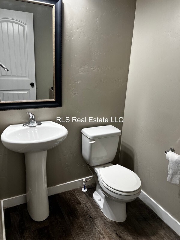 Photo - 122 S 1800 W
