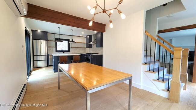 Photo - 90 Van Dale Rd