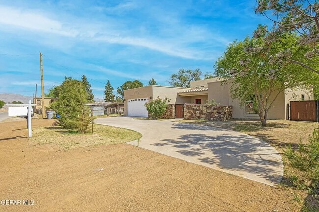 Photo - West El Paso Ranch Home