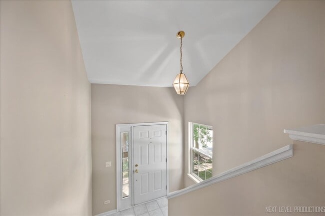 2402 Wilton Ln