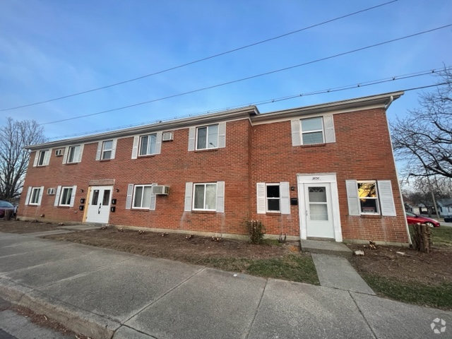 Building Photo - 2630 Enterprise Ave Unit TownHome