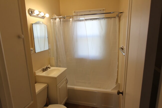 Bath - 236 W 29th St Unit 236
