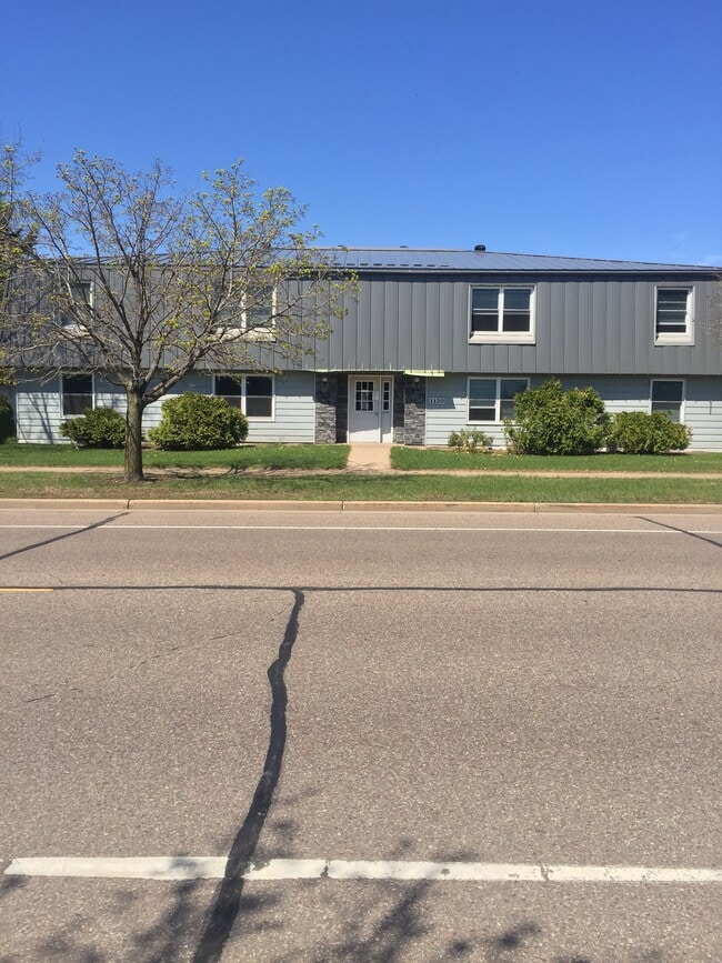 Building Photo - 1120 W Hamilton Ave Unit Four