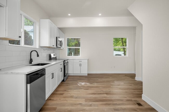 Photo - New Updated 3 Bed 2 Bath Lower South Hill Home!
