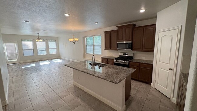 Photo - 610 Alderwood Ct