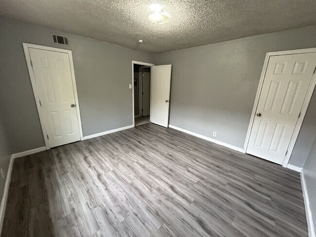 Fouplex unit ready to move in in Castle Hill!