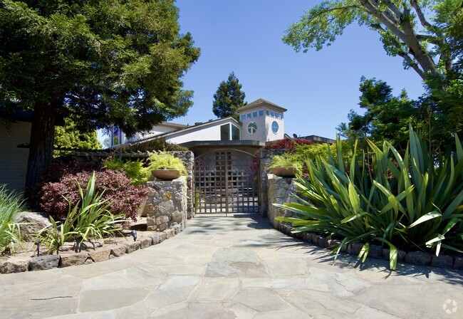 Building Photo - 1101 Los Carneros Ave Rental