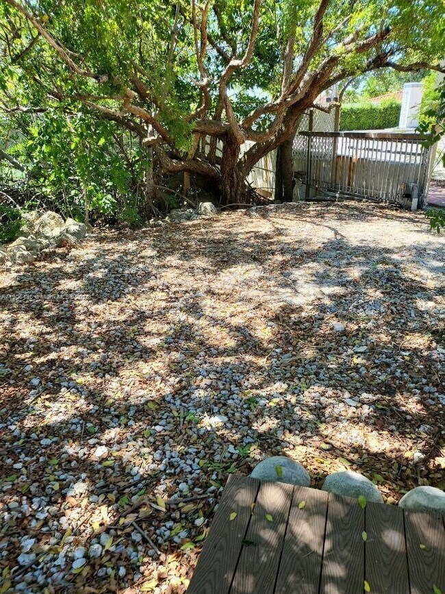 Photo - 7707 Hawthorne Ave