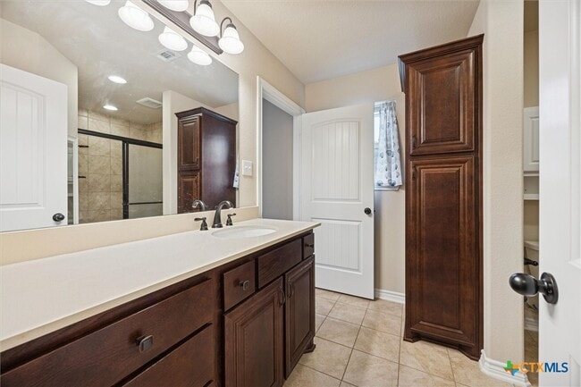 Photo - 1135 Twisted Oak Ct