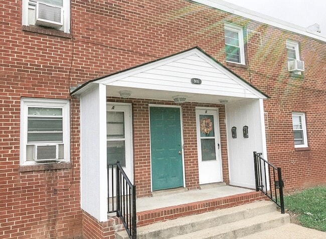 Building Photo - Randolph 2 bedroom Unit 1905-D