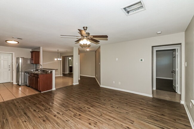 Photo - 2131 Golden Topaz Dr