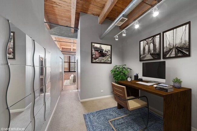 Photo - Bright & Beautiful Loft in West Loop Elevator Building!