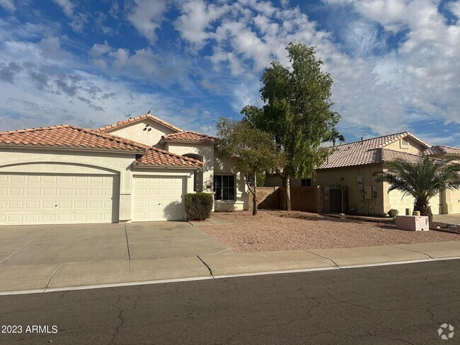 Building Photo - 2613 S 157th Dr Rental