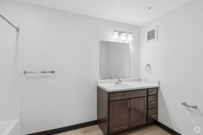 3BR, 2BA - 1,097SF - Bathroom