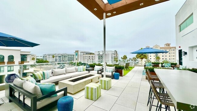 Building Photo - Live the Coastal Life- 2BR/2BA Condo Just ...