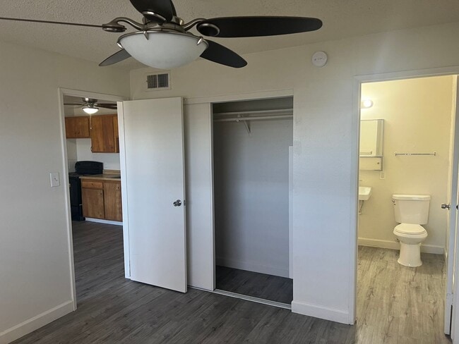 Photo - 1 Bedroom 1 Bath In Central Las Vegas