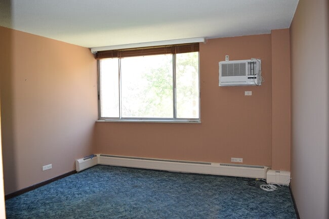 Photo - 2211 S Stewart Ave Unit 3D