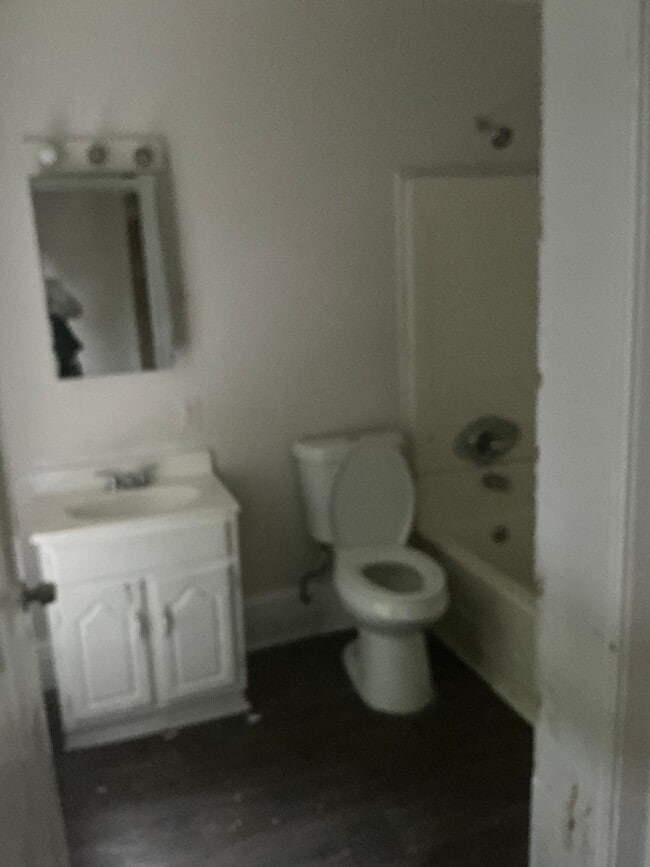 40 Carpenter Ave Unit 2