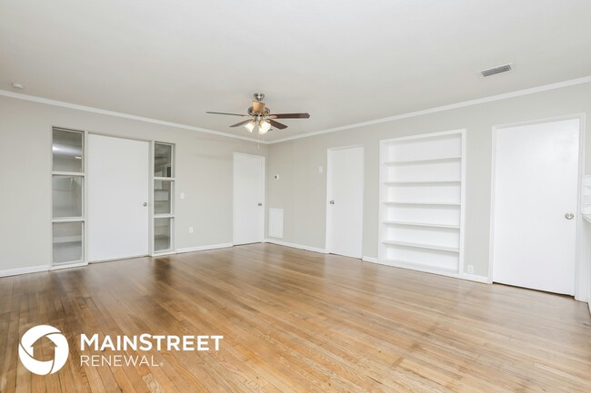 221 Edwards Ave