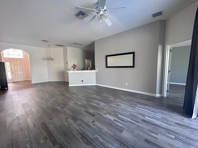 Photo - 15345 Markham Dr