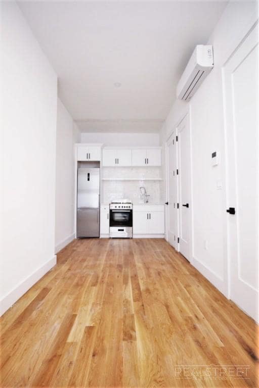 Photo - Stunning Modern Studio w Full Amenities Unit 2F