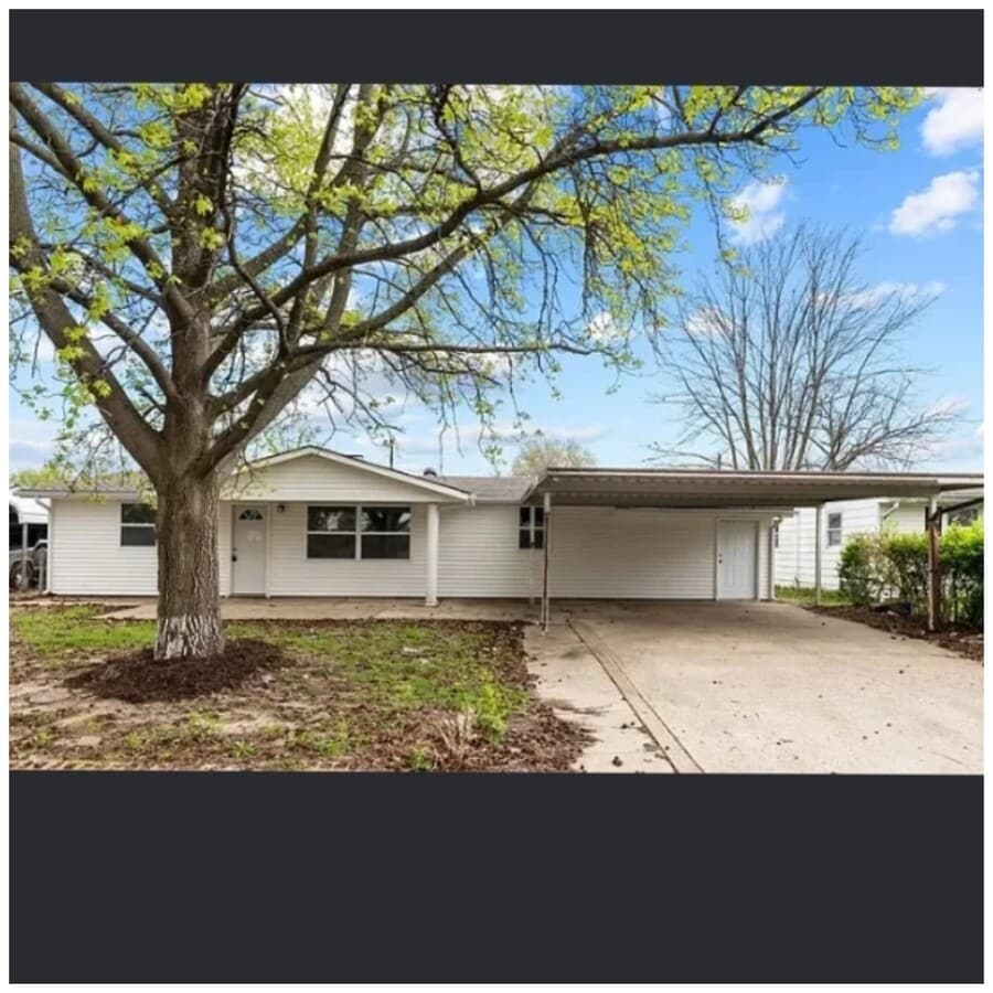 Photo - 208 St Christopher Dr