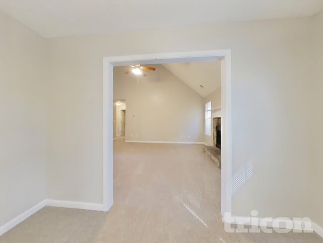 Photo - 538 Grove Pointe Ct