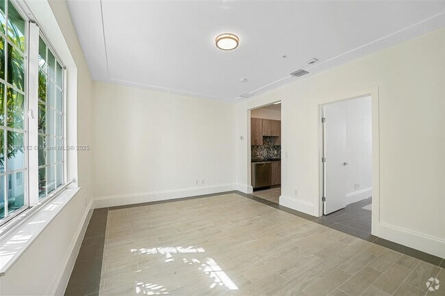 Building Photo - 1509 Pennsylvania Ave Unit 9 Rental