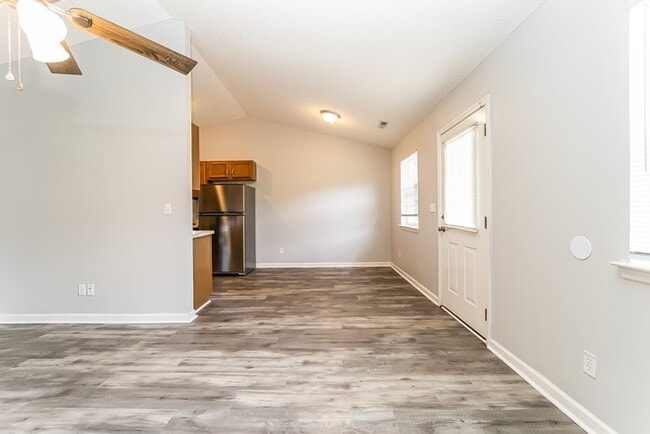 Photo - 115 Ashdown Dr