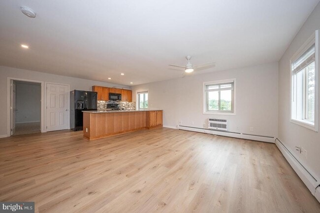 Photo - 200 Pennsylvania Ave