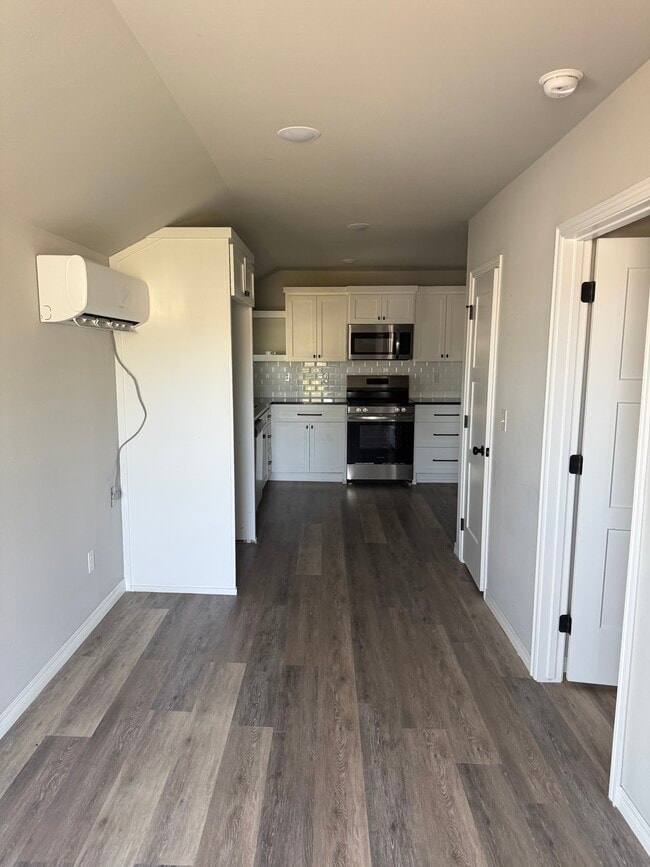 422 1/2 S Park St