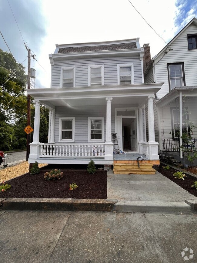 Building Photo - 323 N 36th St Unit 2 Rental