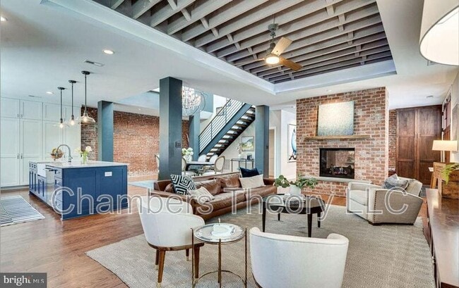 Photo - 1420 Paloma Way NW