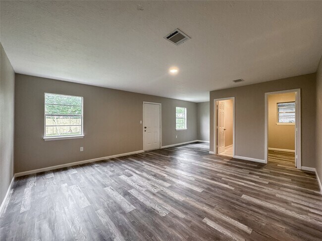 Photo - 7710 Claiborne St
