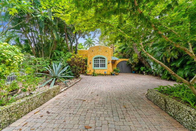 Photo - 614 SE 5th Ct