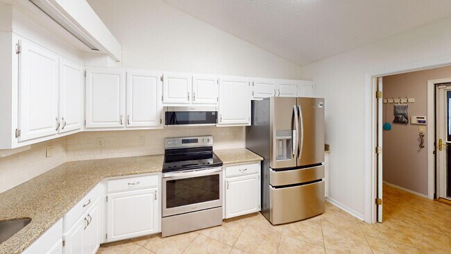 Spacious 3-Bedroom Home in Prime North Pensacola Location