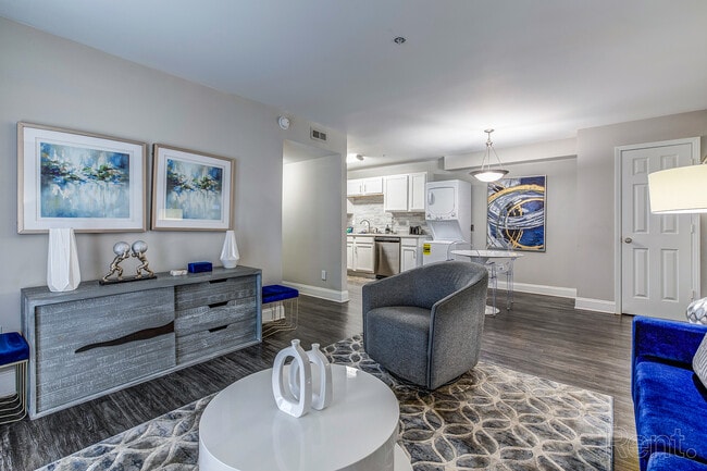 Photo - Elite At Lakeview