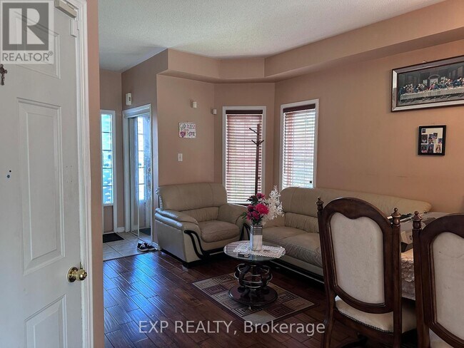 Photo - 60 Oranmore Crescent