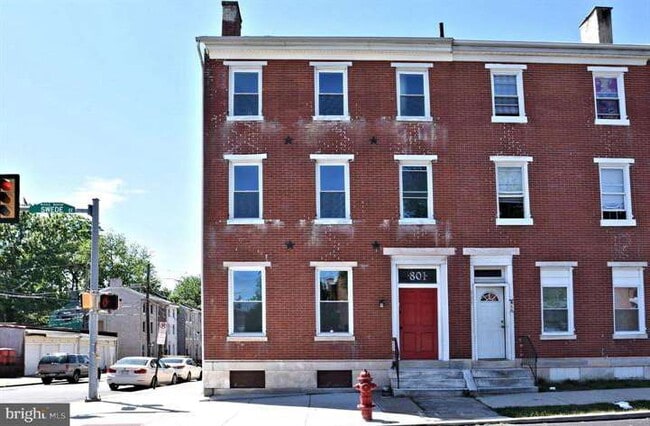 Front - 801 Swede St Unit 3