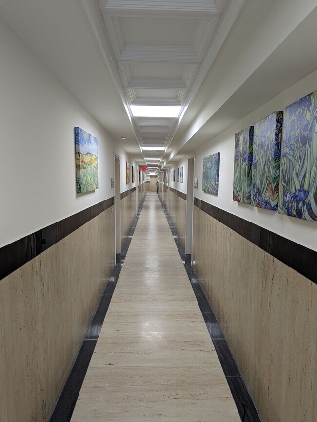 Photo - 4900-4910 Spruce St Unidad Olympic - Studio