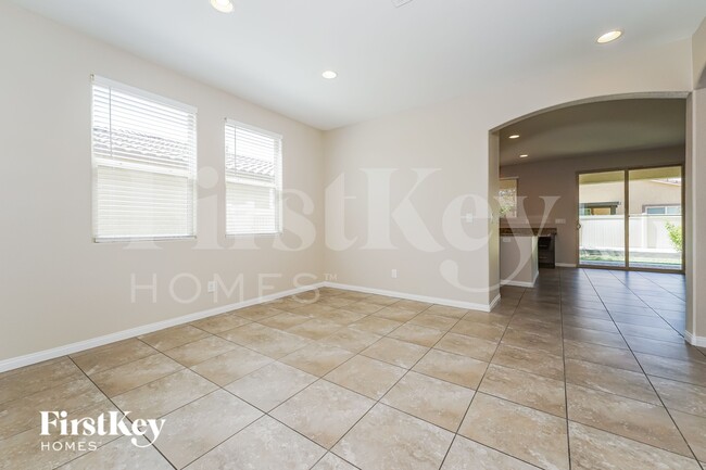 5717 Tideview St