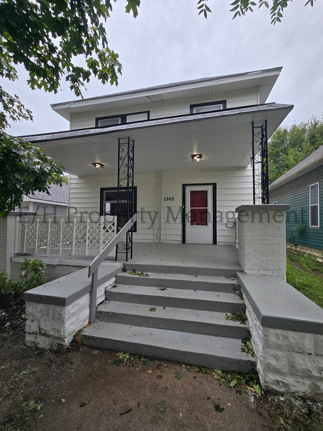 Building Photo - 1305 S Water St Rental